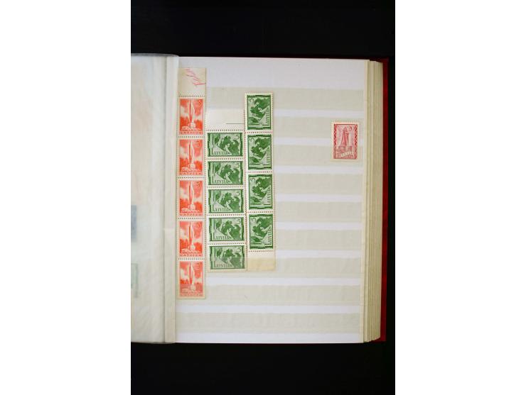 1918/40, umfangreiche ungebrauchte/postfrische und gestempelte Sammlung, teils aufgezogen auf alten Blanko-Blättern und besch