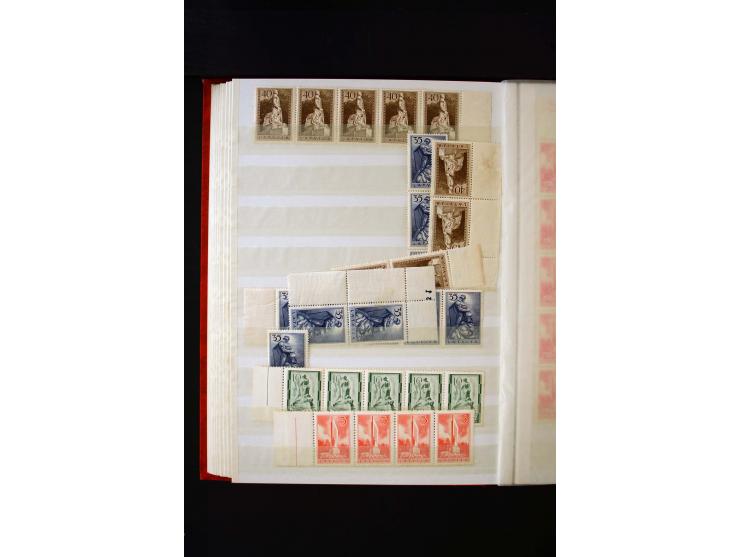 1918/40, umfangreiche ungebrauchte/postfrische und gestempelte Sammlung, teils aufgezogen auf alten Blanko-Blättern und besch