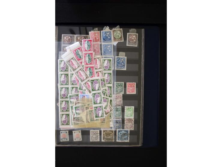 1918/40, umfangreiche ungebrauchte/postfrische und gestempelte Sammlung, teils aufgezogen auf alten Blanko-Blättern und besch