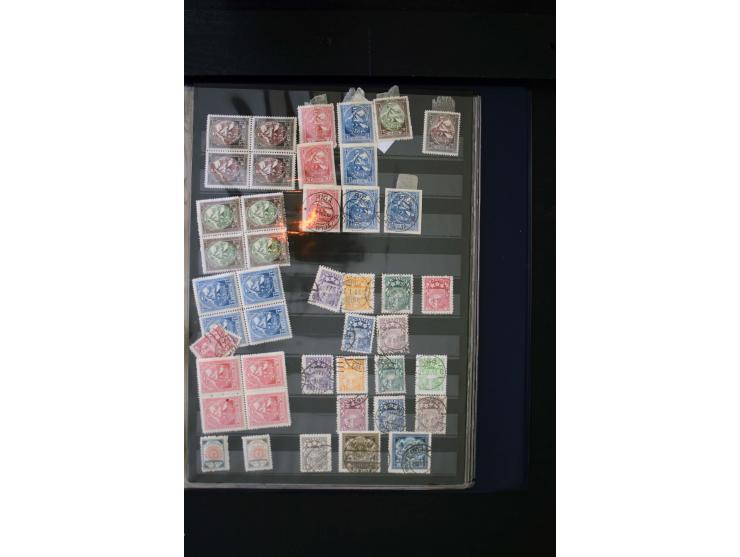1918/40, umfangreiche ungebrauchte/postfrische und gestempelte Sammlung, teils aufgezogen auf alten Blanko-Blättern und besch