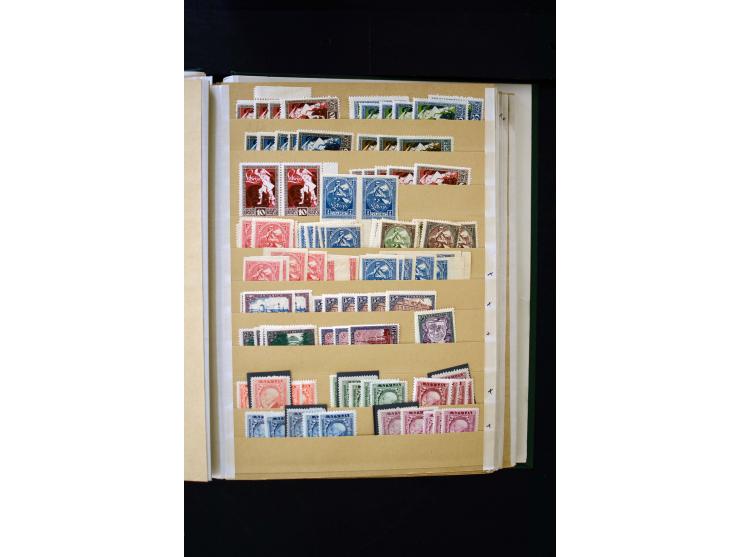 1918/40, umfangreiche ungebrauchte/postfrische und gestempelte Sammlung, teils aufgezogen auf alten Blanko-Blättern und besch