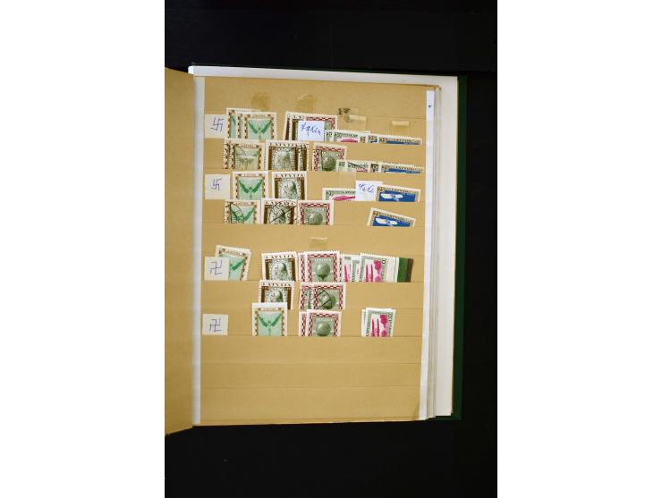1918/40, umfangreiche ungebrauchte/postfrische und gestempelte Sammlung, teils aufgezogen auf alten Blanko-Blättern und besch