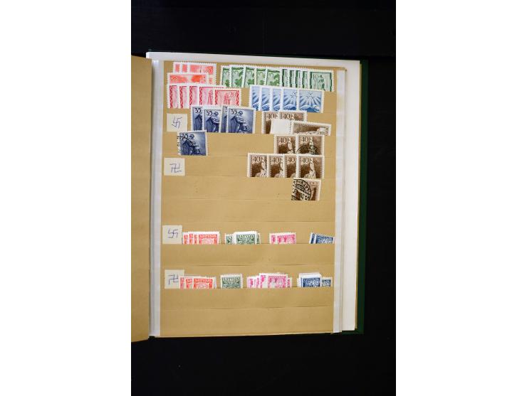 1918/40, umfangreiche ungebrauchte/postfrische und gestempelte Sammlung, teils aufgezogen auf alten Blanko-Blättern und besch