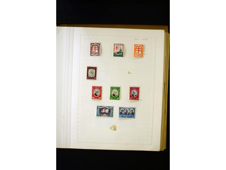 1918/40, umfangreiche ungebrauchte/postfrische und gestempelte Sammlung, teils aufgezogen auf alten Blanko-Blättern und besch