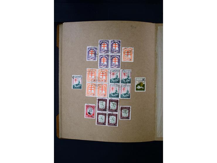 1918/40, umfangreiche ungebrauchte/postfrische und gestempelte Sammlung, teils aufgezogen auf alten Blanko-Blättern und besch