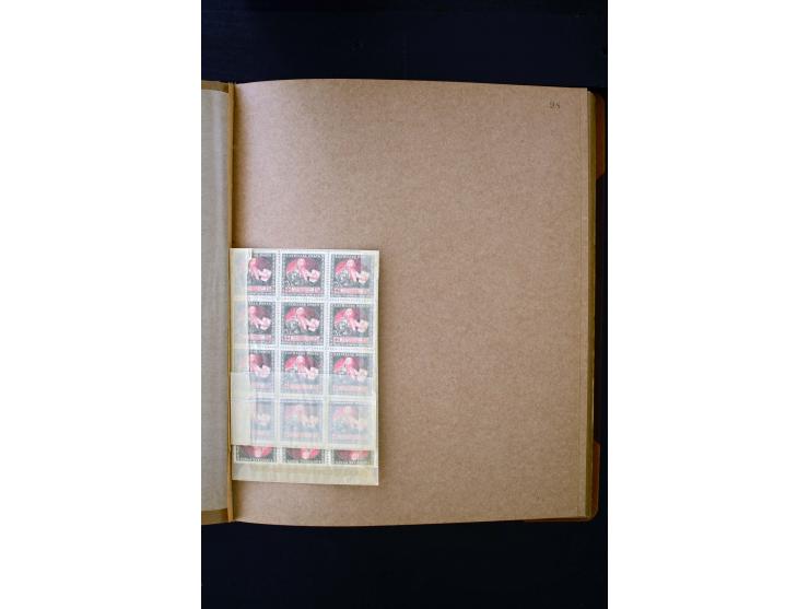 1918/40, umfangreiche ungebrauchte/postfrische und gestempelte Sammlung, teils aufgezogen auf alten Blanko-Blättern und besch