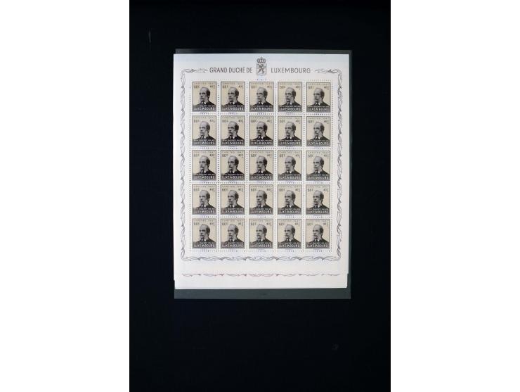 1938/57, postfrische und gestempelte Partie, dabei postfrisch u.a. Mi. Bl. 7 (3), Nr. 478-83 (9), 555-57 (2) und 572-74 (4), 