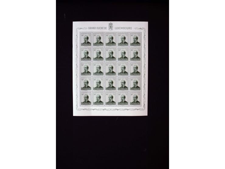 1938/57, postfrische und gestempelte Partie, dabei postfrisch u.a. Mi. Bl. 7 (3), Nr. 478-83 (9), 555-57 (2) und 572-74 (4), 