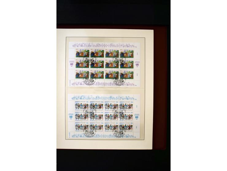 1850/1988, gestempelte Sammlung mit u.a. Mi.-Nr. 1 (2), 2 (2), 10-15I, 10-15II, 161-77, 518-23, 555, Bl.1 (Fotoattest Zenker 