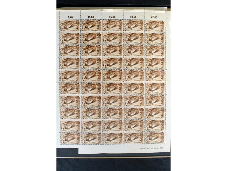 1920/59, postfrische und ungebrauchte Sammlung mit u.a. Mi.-Nr. 128-34, 151-57, 161-67, 226-38I, Bl.1 und2 etc., dazu gestemp