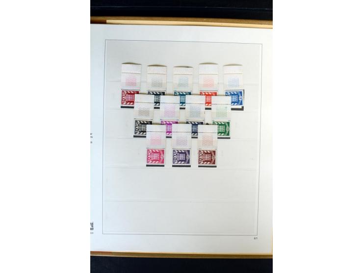 1920/59, postfrische und ungebrauchte Sammlung mit u.a. Mi.-Nr. 128-34, 151-57, 161-67, 226-38I, Bl.1 und2 etc., dazu gestemp