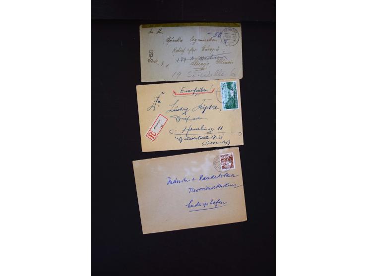  1945/1949, sehr umfangreiche Sammlung aller Zonen mit einigen hundert Briefen, Karten und Ganzsachen auf Austellungsblättern