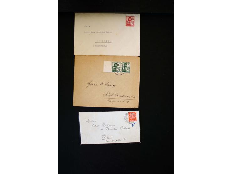  1945/1949, sehr umfangreiche Sammlung aller Zonen mit einigen hundert Briefen, Karten und Ganzsachen auf Austellungsblättern