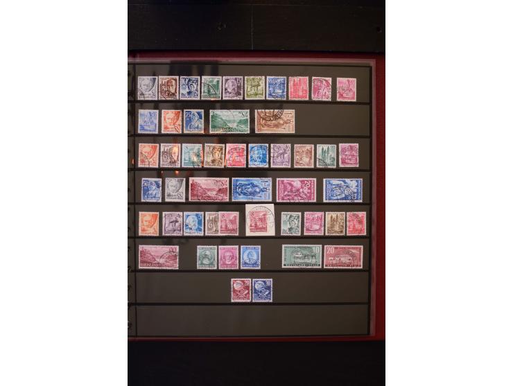 1945/49, in den Hauptnummern weit überkomplette Sammlung mit vielen weiteren Besonderheiten wie Mi.-Nr. 11-13 vL, Baden Block
