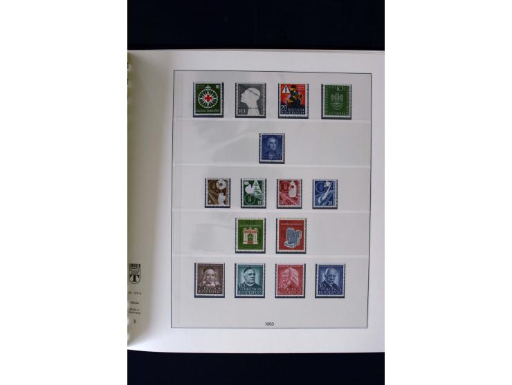 1949/2006, in den Hauptnummern bis 2002 komplette postfrische Sammlung, dazu 1994-2006 komplett in Zehnerbogen