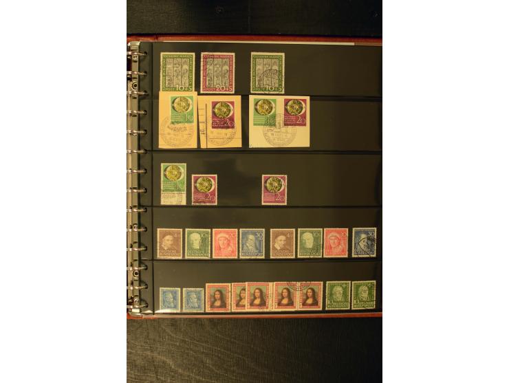 1949/57, postfische und gestempelte Sammlung, in den Hauptnummern mindstens zweimal komplett, dazu viele weitere gute Werte, 
