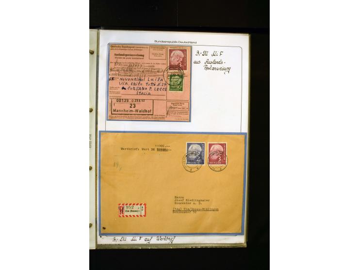 1954/1964, Ausstellungs-Sammlung "HEUSS I" in 2 Ordnern mit vielen besseren Einzel- und Mehrfachfrankaturen, reichlich Portos