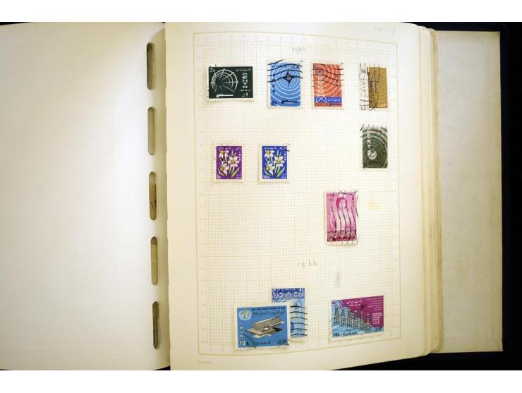 1880/1960 (ca.), Partie im Karton, dabei Aufständischenmarken. etc.