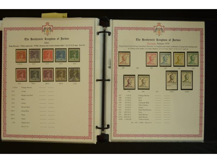 FISCALMARKEN: 1920/79, postfrische, ungebrauchte und gestempelte Sammlung, dabei Hedschas-Eisenbahn, Roter Halbmond, Aufdruck