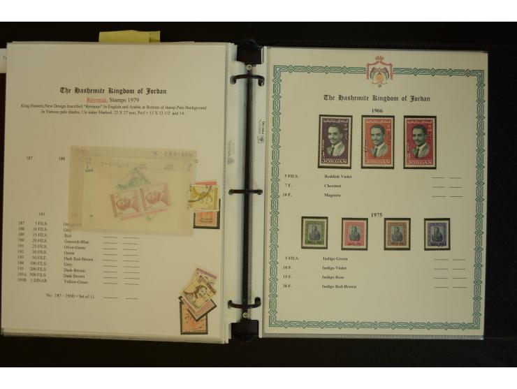 FISCALMARKEN: 1920/79, postfrische, ungebrauchte und gestempelte Sammlung, dabei Hedschas-Eisenbahn, Roter Halbmond, Aufdruck