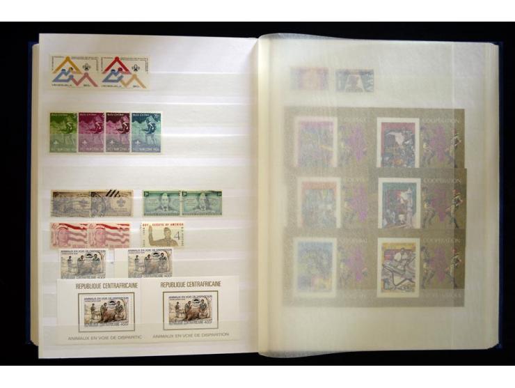PFADFINDER (SCOUTS): 1918/83 (ca.), fast ausschließlich postfrische, sehr reichhaltige Sammlung, dabei Blocks, Gold- und Silb