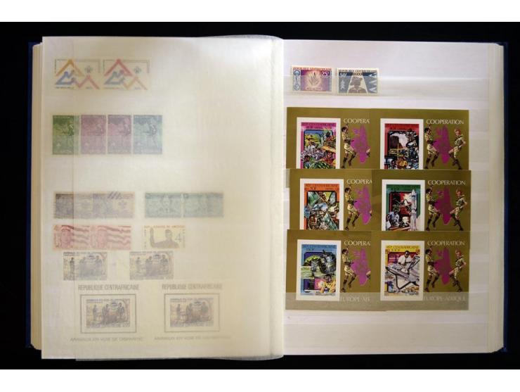 PFADFINDER (SCOUTS): 1918/83 (ca.), fast ausschließlich postfrische, sehr reichhaltige Sammlung, dabei Blocks, Gold- und Silb