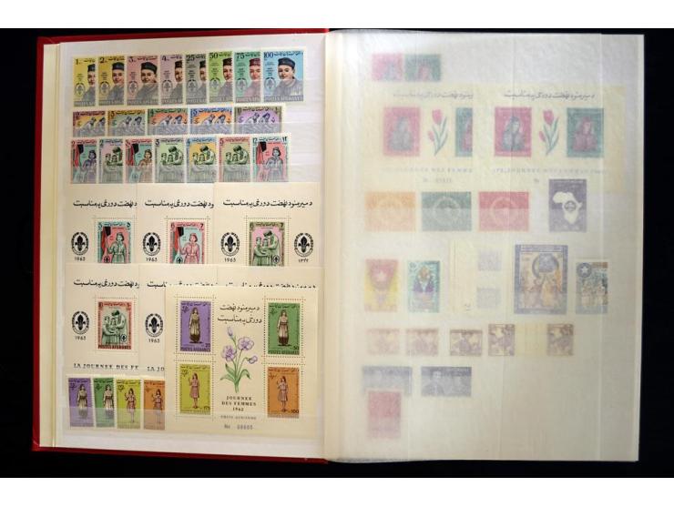 PFADFINDER (SCOUTS): 1918/83 (ca.), fast ausschließlich postfrische, sehr reichhaltige Sammlung, dabei Blocks, Gold- und Silb
