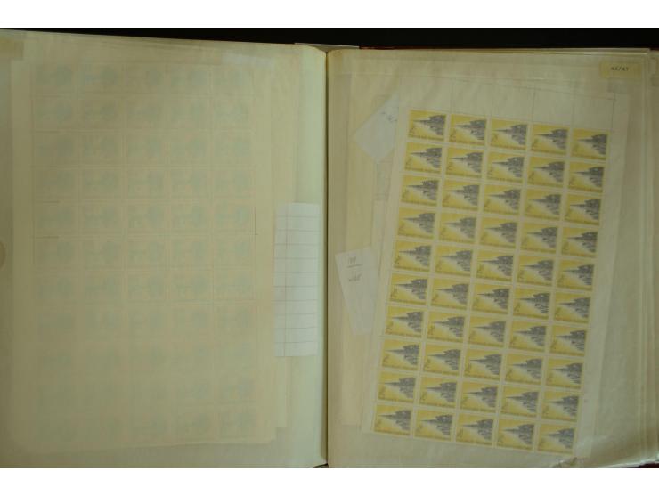 1961/71, postfrischer Bestand in Bogen und Bogenteilen (SG nach Angabe des Einlieferers ca. £ 27.600,-)