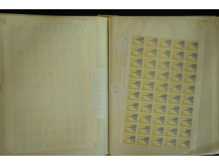 1961/71, postfrischer Bestand in Bogen und Bogenteilen (SG nach Angabe des Einlieferers ca. £ 27.600,-)
