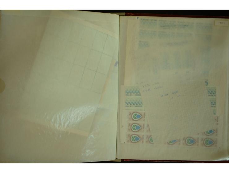 1961/71, postfrischer Bestand in Bogen und Bogenteilen (SG nach Angabe des Einlieferers ca. £ 27.600,-)