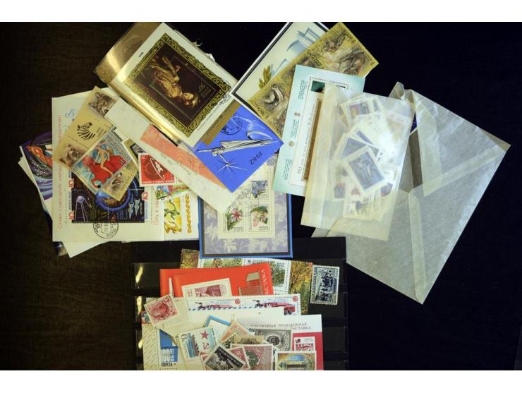 1908/91, postfrische, ungebrauchte und gestempelte Sammlung mit u.a. Mi.-Nr. 1527-34, Bl.11A, 33 etc., dazu Doubletten