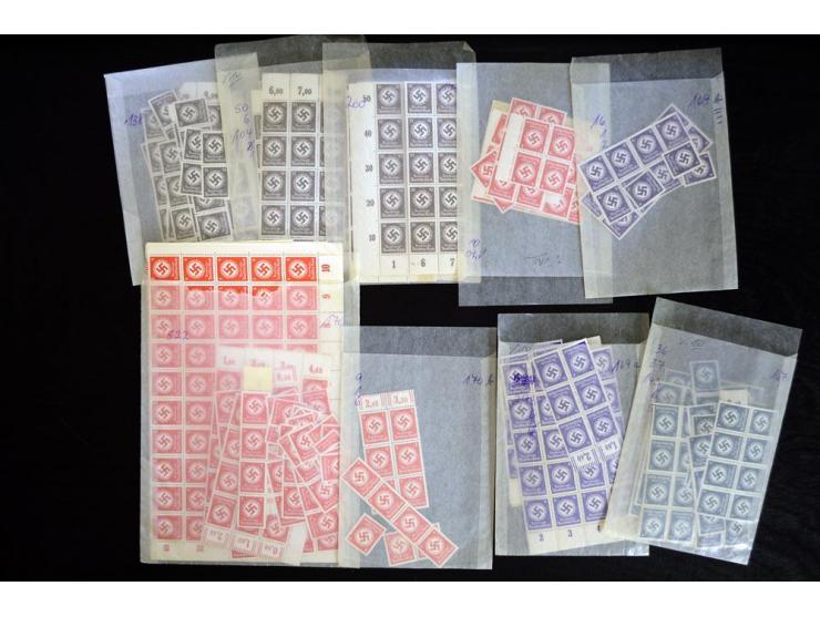 1933/44, postfrischer Posten in unterschiedlichen Mengen, dabei gefaltete Bogen, Bogenteile und Einheiten, Oberrandstücke und