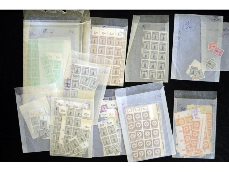 1933/44, postfrischer Posten in unterschiedlichen Mengen, dabei gefaltete Bogen, Bogenteile und Einheiten, Oberrandstücke und