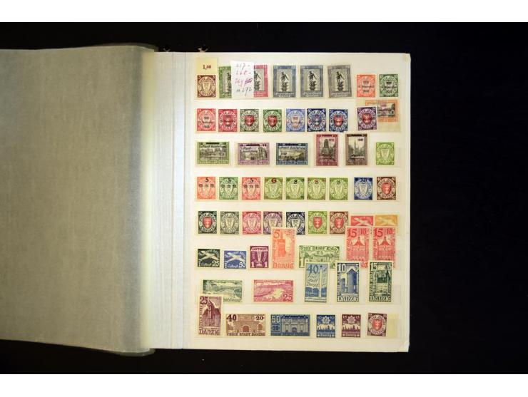 1920/39, ungebrauchte Sammlung mit diversen besseren Werten dabei Mi.-Nr. 39, 207-11 und 220-230, gute Erhaltung
