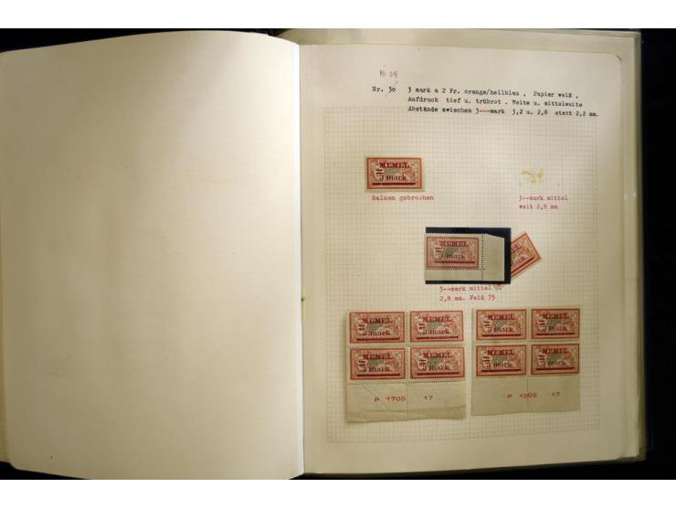 1920/22, vorwiegend ungebrauchte, 4-bändige Spezialsammlung von Druckdaten, Zwischenstegpaare und Millesime, dabei viele Einh