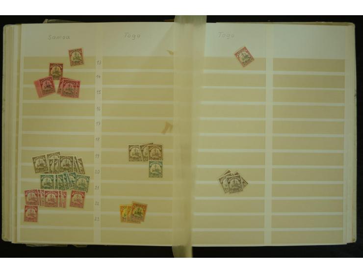 1849/1945(ca.), ARBEITSMATERIAL EINES BRIEFMARKENRESTAURATORS, hochinteressanter Bestand in Steckalben und Tütchen, dabei  vi