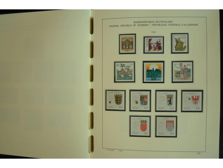 1945/2012, ungebrauchte/postfrische und gestempelte Sammlung, dabei Bizone mit besseren u.a. Mi.-Nr. 93I XG gestempelt mit Fo