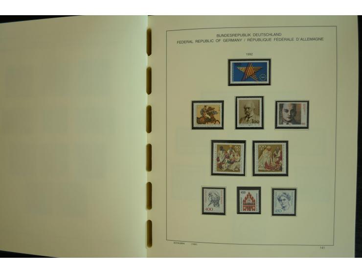 1945/2012, ungebrauchte/postfrische und gestempelte Sammlung, dabei Bizone mit besseren u.a. Mi.-Nr. 93I XG gestempelt mit Fo