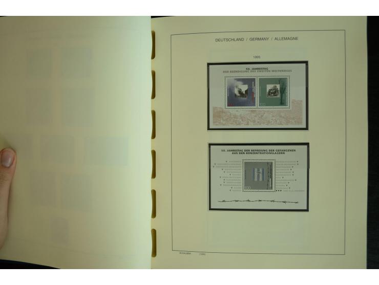 1945/2012, ungebrauchte/postfrische und gestempelte Sammlung, dabei Bizone mit besseren u.a. Mi.-Nr. 93I XG gestempelt mit Fo