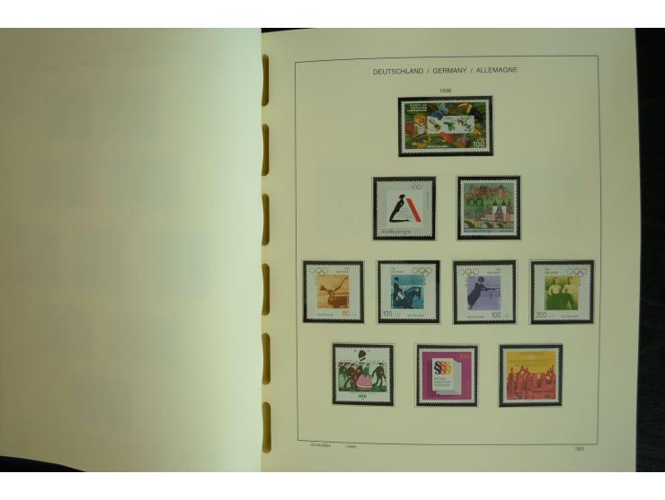 1945/2012, ungebrauchte/postfrische und gestempelte Sammlung, dabei Bizone mit besseren u.a. Mi.-Nr. 93I XG gestempelt mit Fo