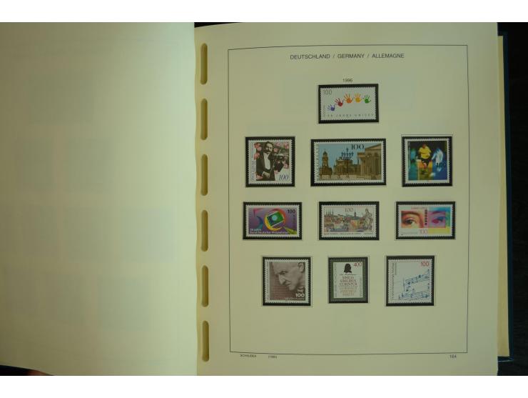 1945/2012, ungebrauchte/postfrische und gestempelte Sammlung, dabei Bizone mit besseren u.a. Mi.-Nr. 93I XG gestempelt mit Fo