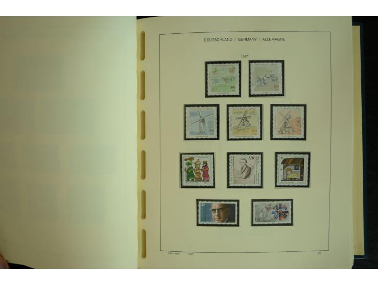 1945/2012, ungebrauchte/postfrische und gestempelte Sammlung, dabei Bizone mit besseren u.a. Mi.-Nr. 93I XG gestempelt mit Fo