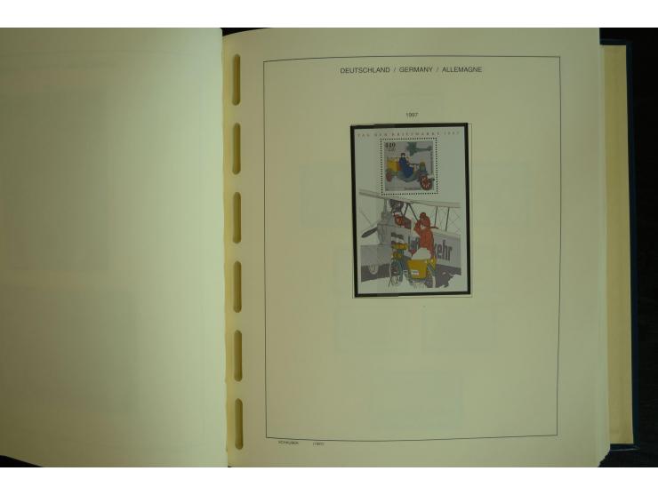 1945/2012, ungebrauchte/postfrische und gestempelte Sammlung, dabei Bizone mit besseren u.a. Mi.-Nr. 93I XG gestempelt mit Fo