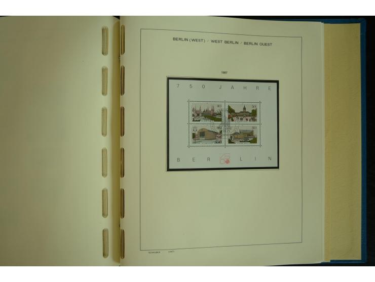 1945/2012, ungebrauchte/postfrische und gestempelte Sammlung, dabei Bizone mit besseren u.a. Mi.-Nr. 93I XG gestempelt mit Fo