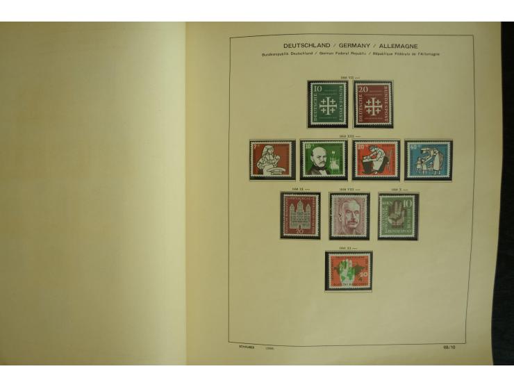 1945/2012, ungebrauchte/postfrische und gestempelte Sammlung, dabei Bizone mit besseren u.a. Mi.-Nr. 93I XG gestempelt mit Fo