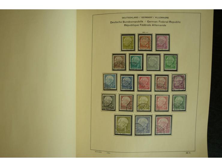 1945/2012, ungebrauchte/postfrische und gestempelte Sammlung, dabei Bizone mit besseren u.a. Mi.-Nr. 93I XG gestempelt mit Fo