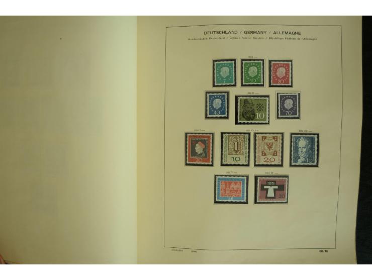 1945/2012, ungebrauchte/postfrische und gestempelte Sammlung, dabei Bizone mit besseren u.a. Mi.-Nr. 93I XG gestempelt mit Fo