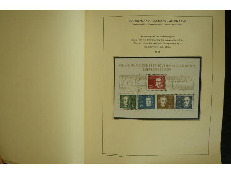 1945/2012, ungebrauchte/postfrische und gestempelte Sammlung, dabei Bizone mit besseren u.a. Mi.-Nr. 93I XG gestempelt mit Fo