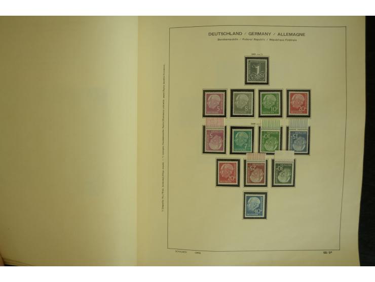 1945/2012, ungebrauchte/postfrische und gestempelte Sammlung, dabei Bizone mit besseren u.a. Mi.-Nr. 93I XG gestempelt mit Fo