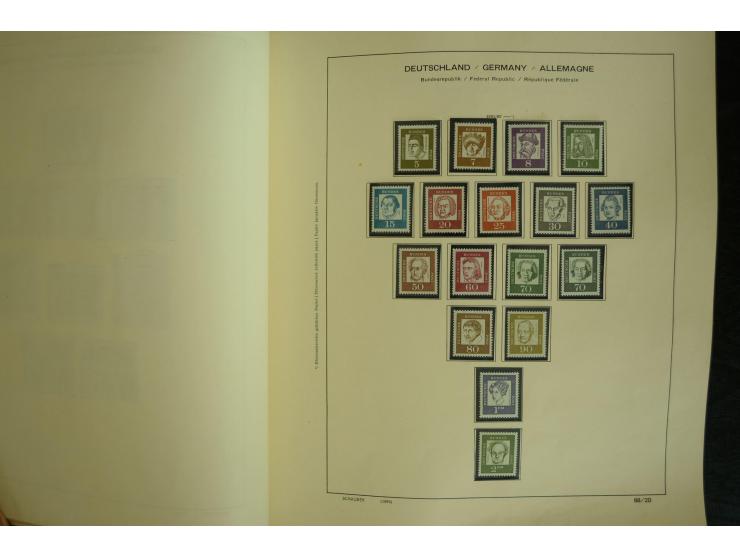 1945/2012, ungebrauchte/postfrische und gestempelte Sammlung, dabei Bizone mit besseren u.a. Mi.-Nr. 93I XG gestempelt mit Fo